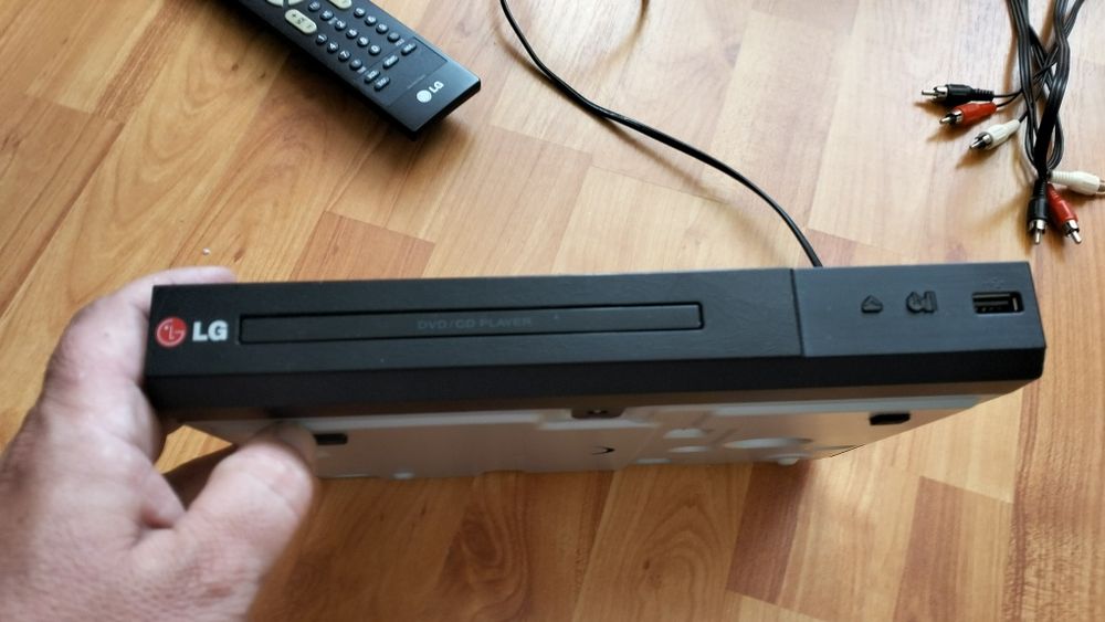 DVD player LG cu suport USB