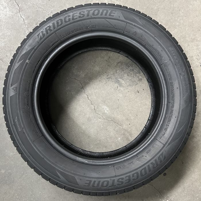 2 Anvelope iarna 225 60 18 Bridgestone DOT 2021