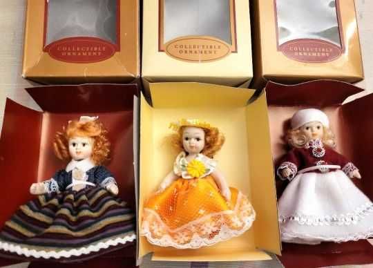 Papusi in miniatura din ceramica si textil