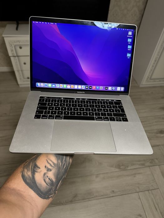 Macbook pro pret 5000 lei