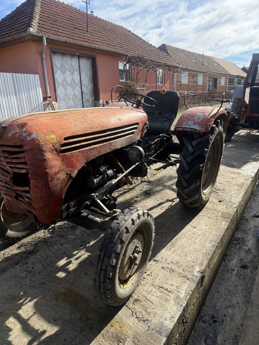 Dezmembrez tractor steyr 188  in 2 pistoane
