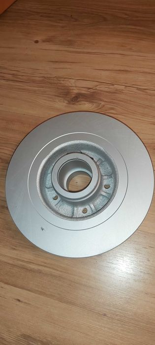 Неизползвани Спирачни дискове 2 броя чисто нови