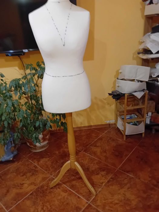 Manechin dama din poliester