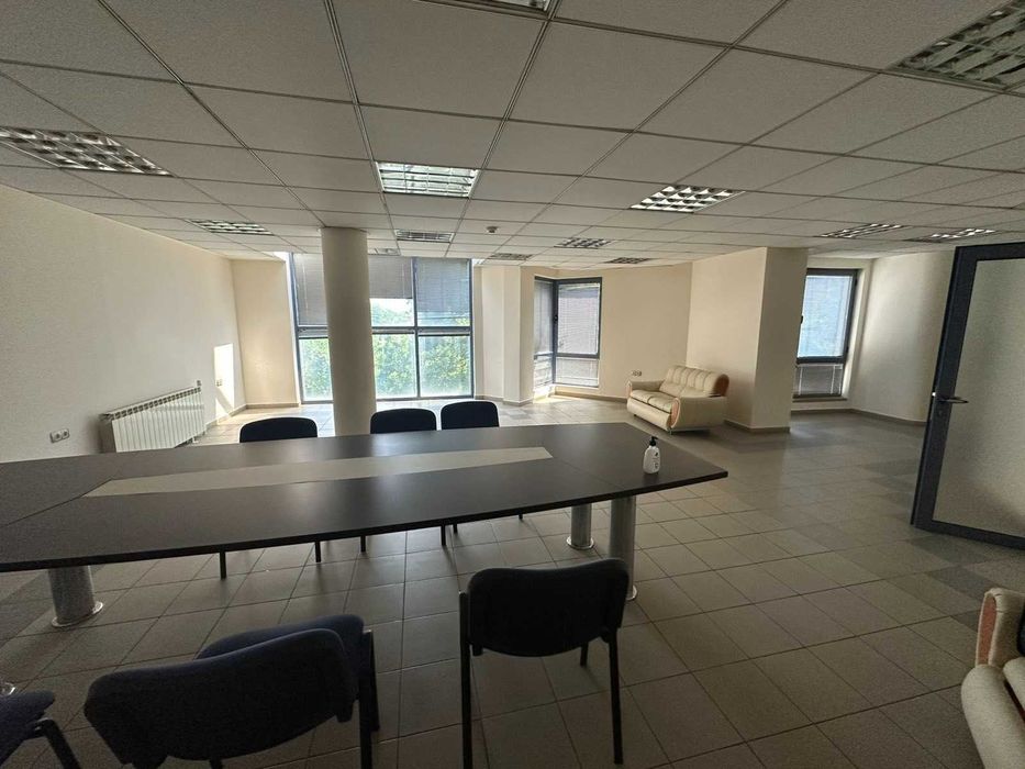 Дава се под наем Офис в Пловдив, Център - 160 кв.м за 918 € - Снимка #2