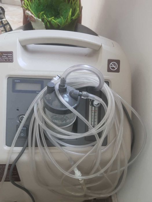 Дихателен Апарат за неинвазивна и инвазивна вентилация ASTRAL 150