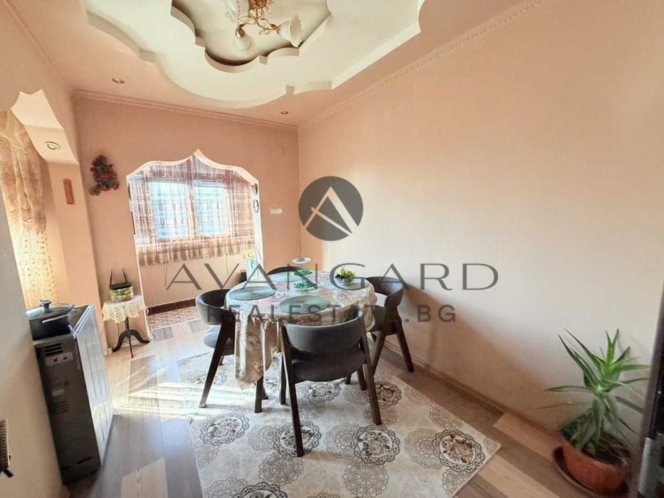 Продава се Тристаен апартамент в Пловдив, Изгрев - 95 кв.м за 1032 €/кв.м - Снимка #3