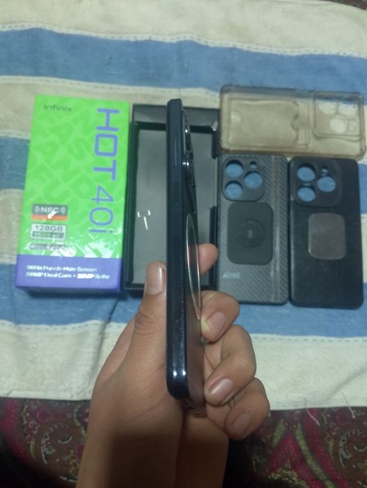 Infinix HOT 40 i 128/8+8 GB RAM