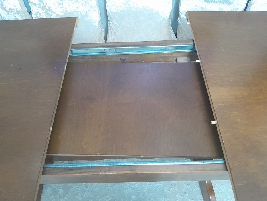 Стол со стульями