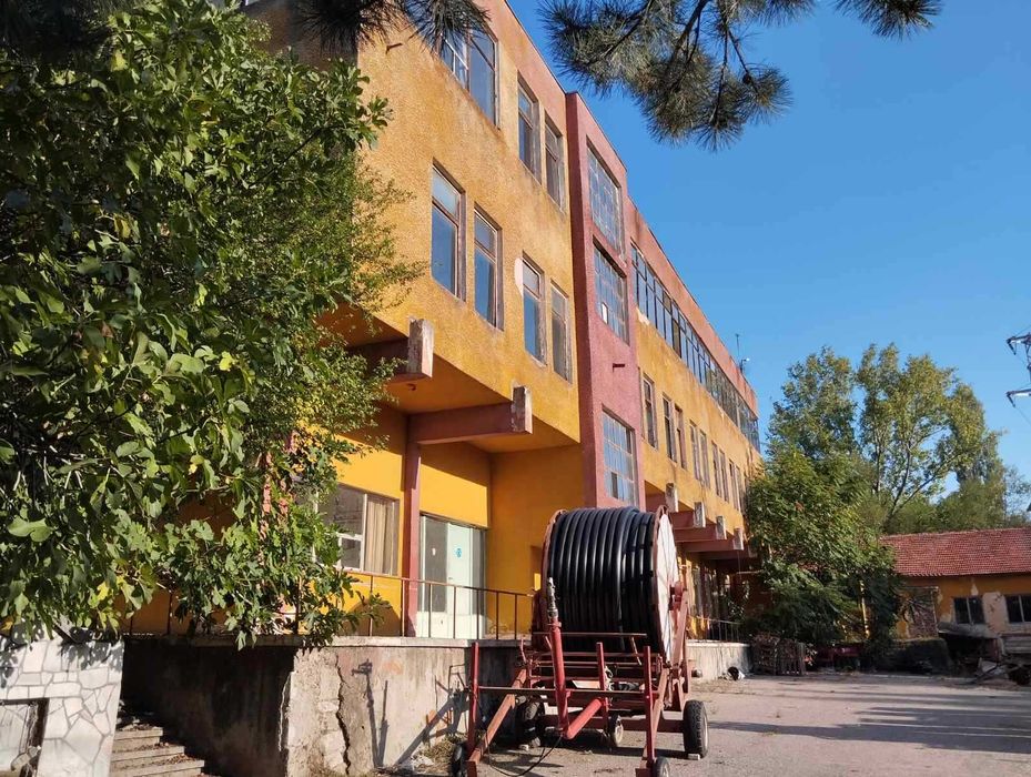 Дава се под наем Склад в с. Брягово, Област Пловдив - 3597 кв.м за 270000 € - Снимка #7