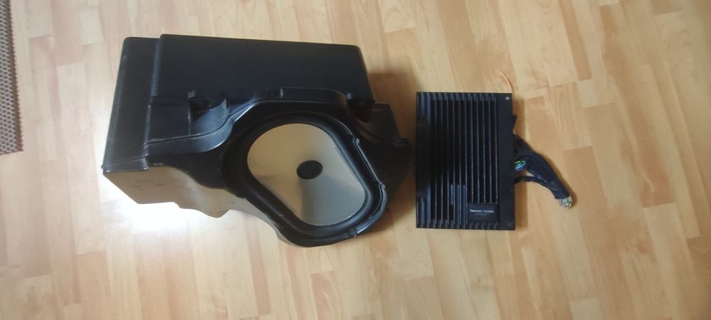 Сабвуфер Harman Kardon Logic 7