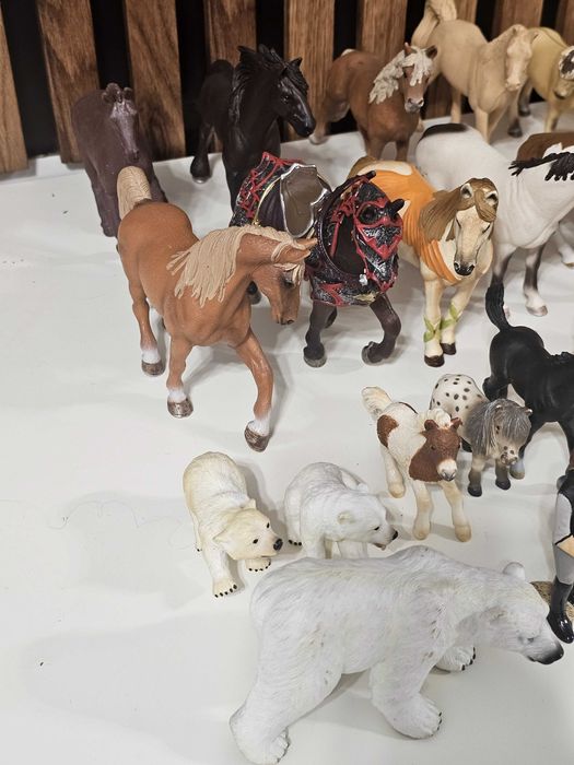 Lot 29 Figurine Schleich Cai, ursi polari animale de curte