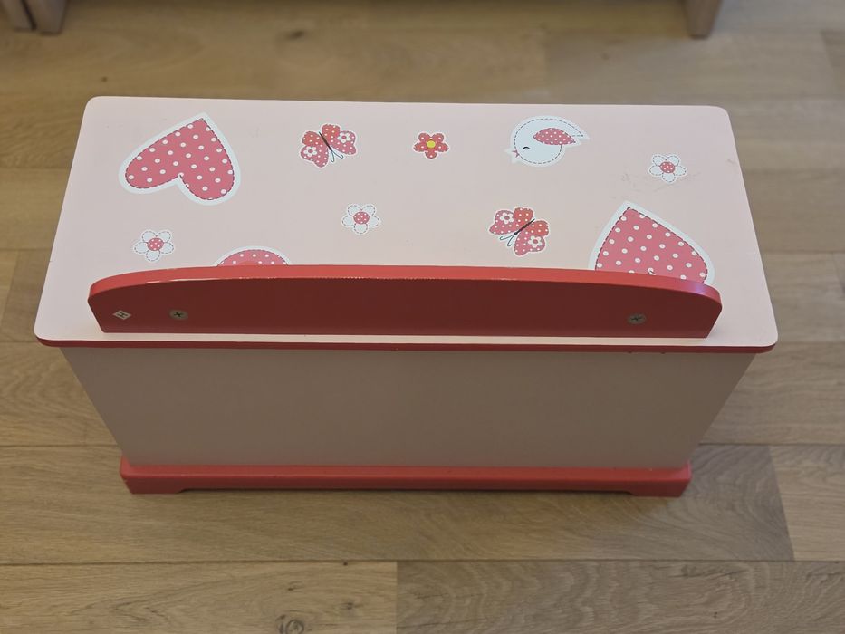 Cutie depozitate jucarii