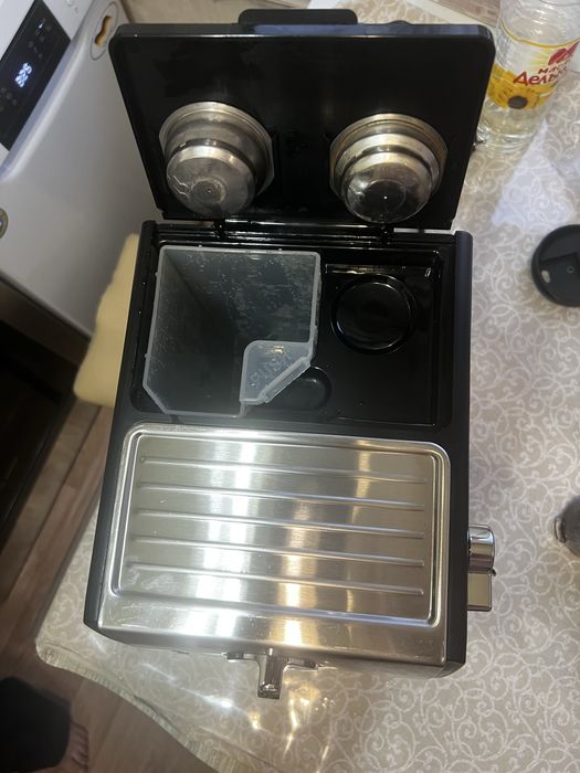 Рожковая кофеварка Delonghi