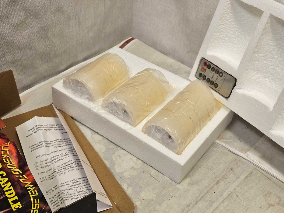 Pachet set 3 lumanari pe LED cu telecomanda