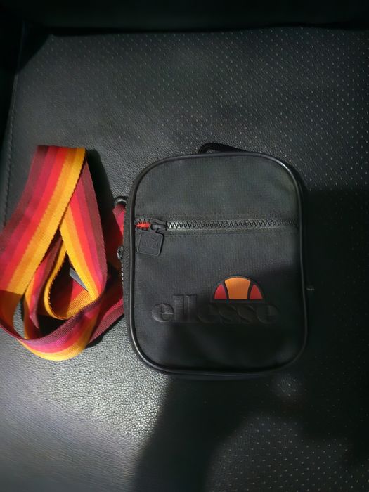 Чанти Guess и Ellesse