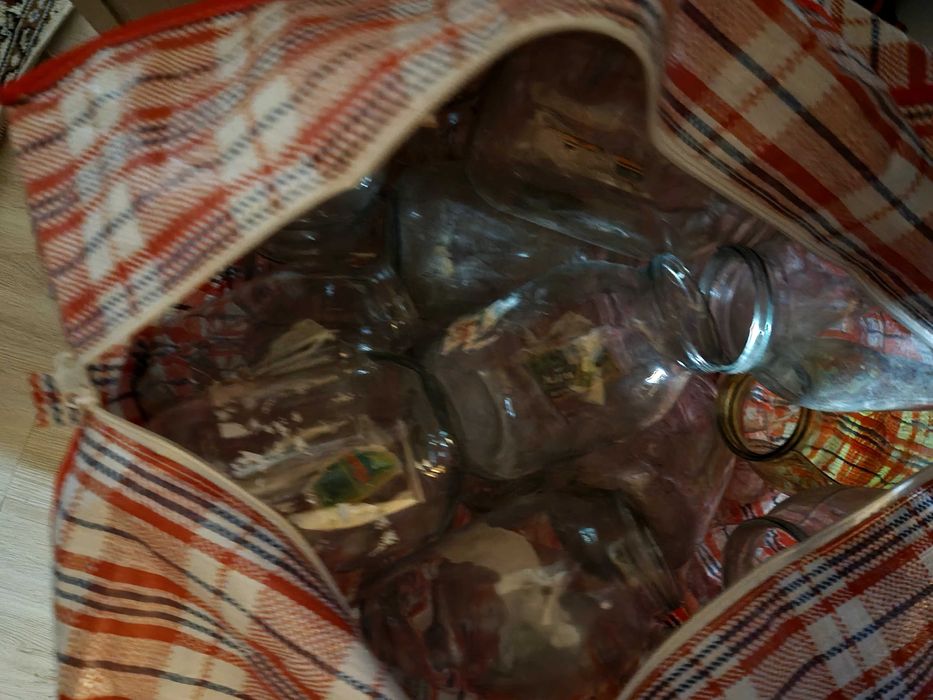 Продам банки много, 3л, 2л, 1л.