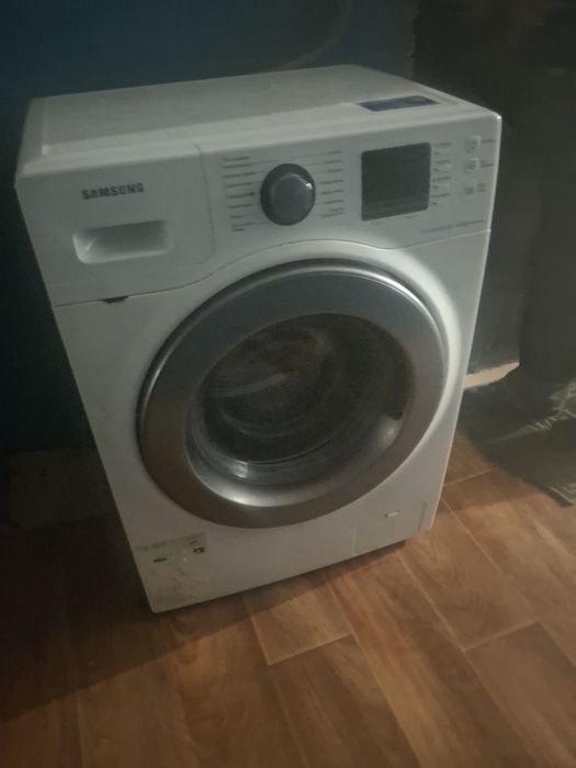Продам стиральную машину