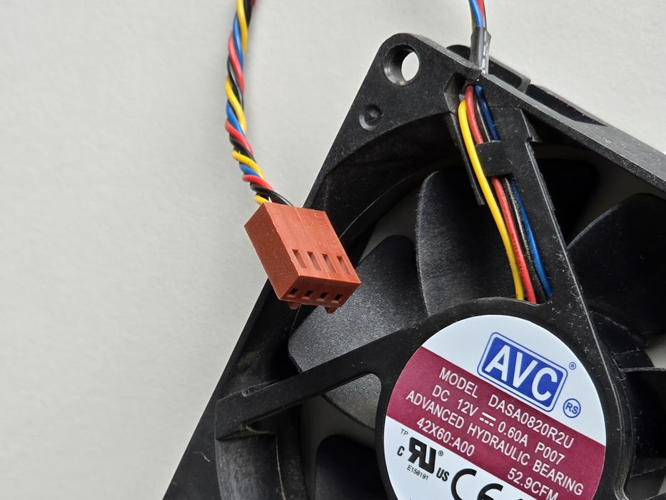 Ventilator carcasă AVC 12V 0.60A 80x80x20 mm - stare excelentă