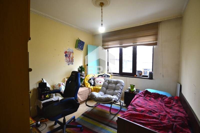 Продава се Четиристаен апартамент в Хасково, Каменни - 120 кв.м за 978 €/кв.м - Снимка #8