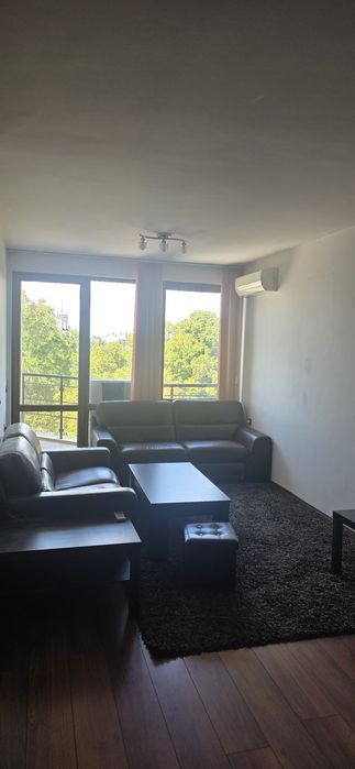 Дава се под наем Тристаен апартамент в Русе, Хъшове - 120 кв.м за 663 € - Снимка #1