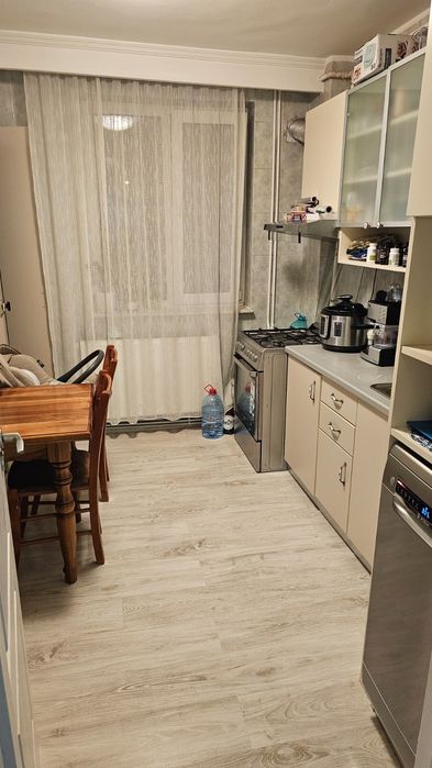 Direct proprietar Apartament 4 camere – aproape de centru,într-o zonă