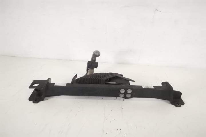 Carlig De Remorcare Spate Rabatabil Electric Original se prezinta cu m