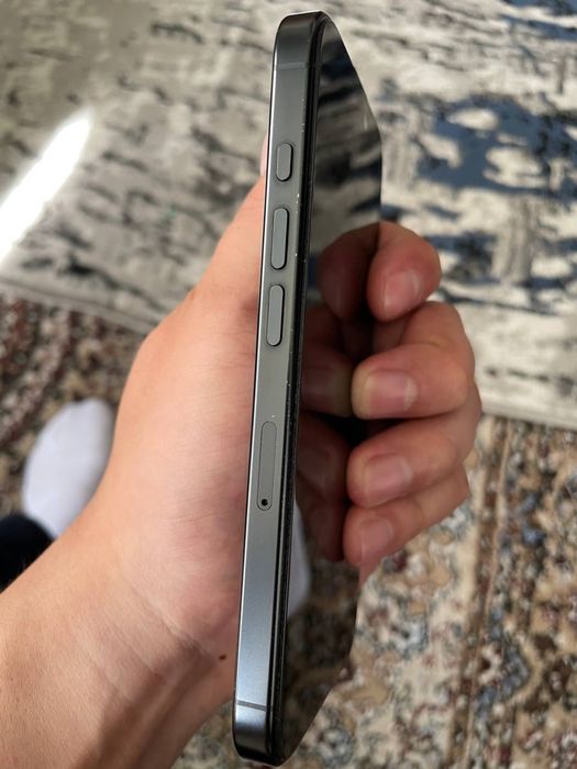 Iphone 16 pro qora rang