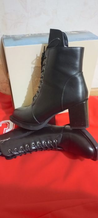Осенний ботинка новый