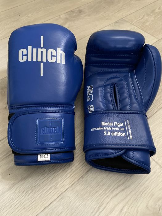 Боксерские перчатки и шлем от Clinch