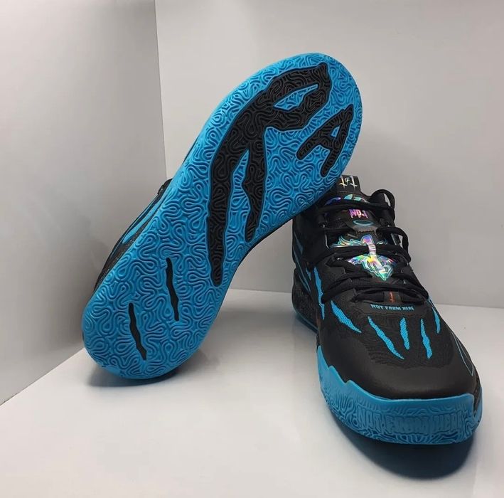 Баскетболни Кецове Puma MB 3.0 

Чисто нови с кутия 

Размер 47 стелка