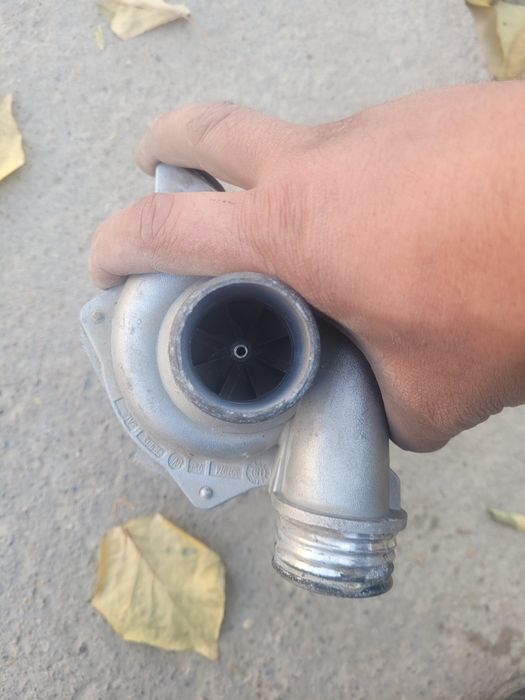 Электро Помпа бмв на запчасть