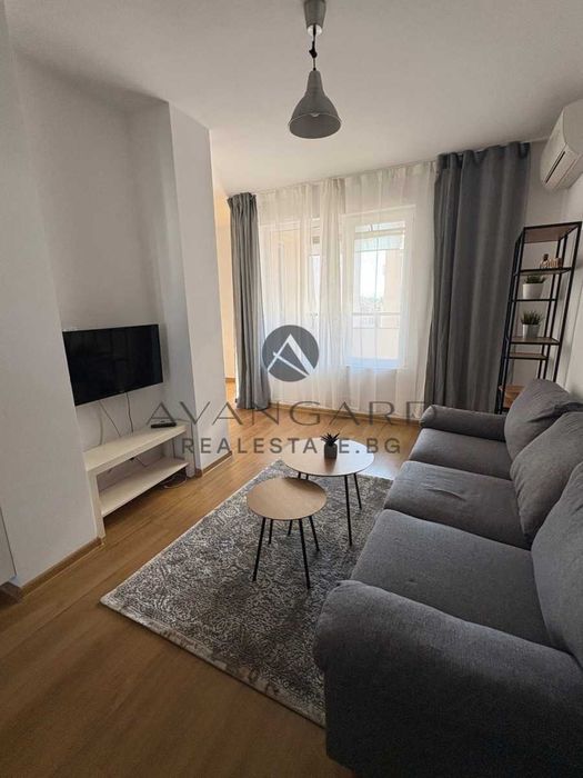 Продава се Тристаен апартамент в Пловдив, Център - 77 кв.м за 3052 €/кв.м - Снимка #2