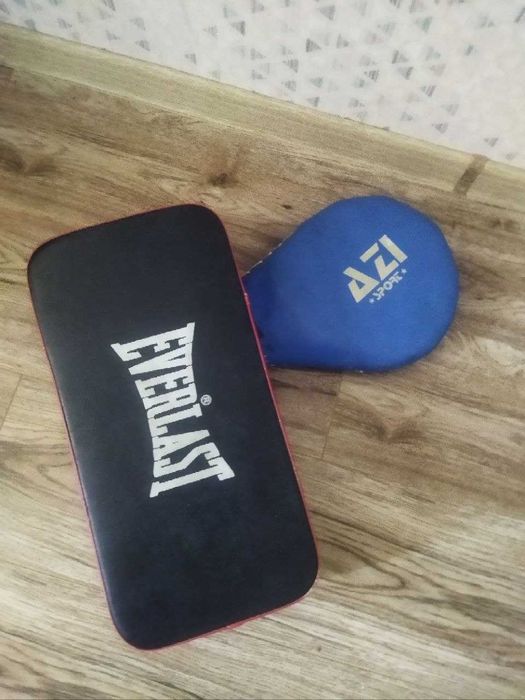 Kimono для тхэквондо шлем перчатки футы лапы сост.отличное б/у