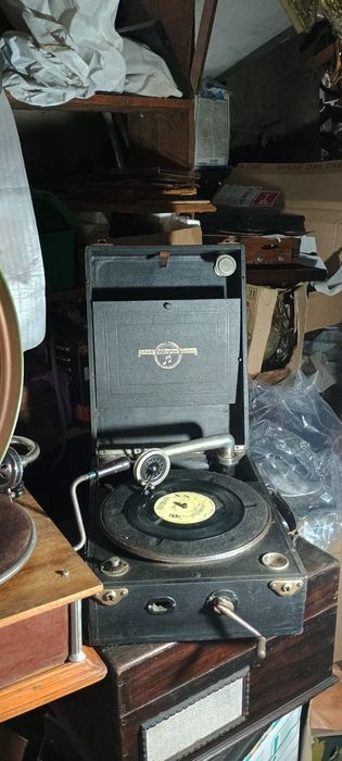 Radio, ceas, obiecte de colectie