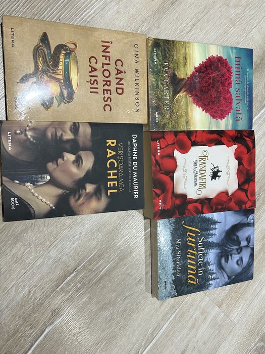 Carti noi pretul variaza