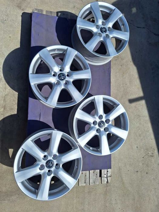 Jante Toyota RAV4 7.0x17 et 45 5x114,3 Originale
