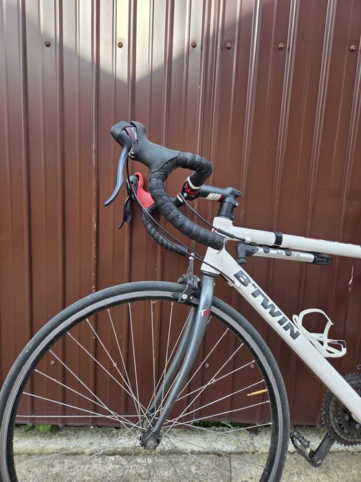 Bicicleta Cursiera B'TWIN Triban 3, Marime M 54,  3x7 viteze + Anvelope si Husa Protectie