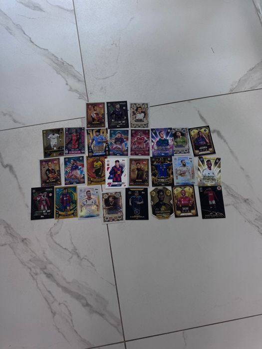 Футболни карти на match attax 2022