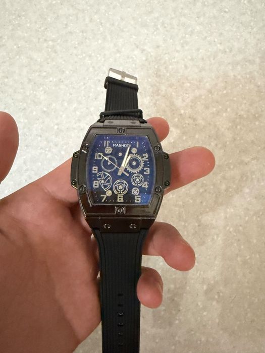 Мужские часы с коробкой