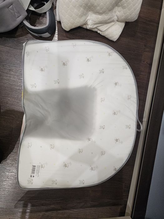 Продается подушка для кормления