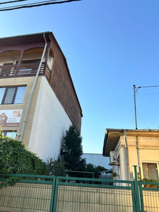 Executam alpinism utilitar