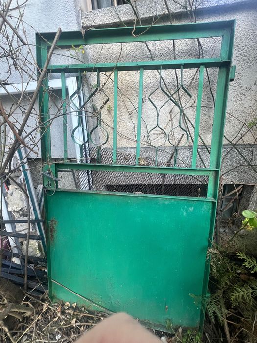 Дворна малка и двойна врати