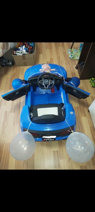 Vând mașinuță electrica