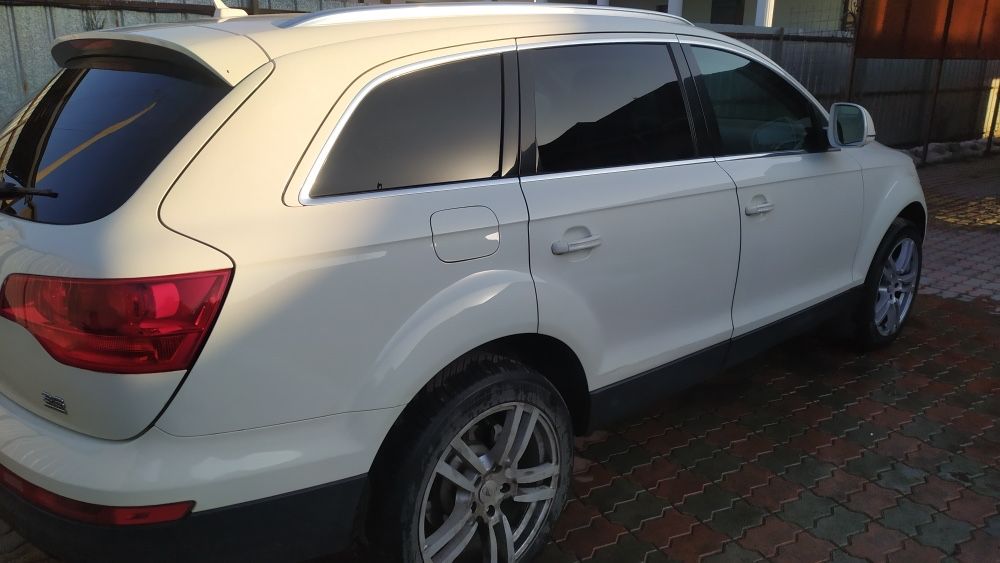 Audiq7 3,6 бензин  2008 г 4 вд 7 мест