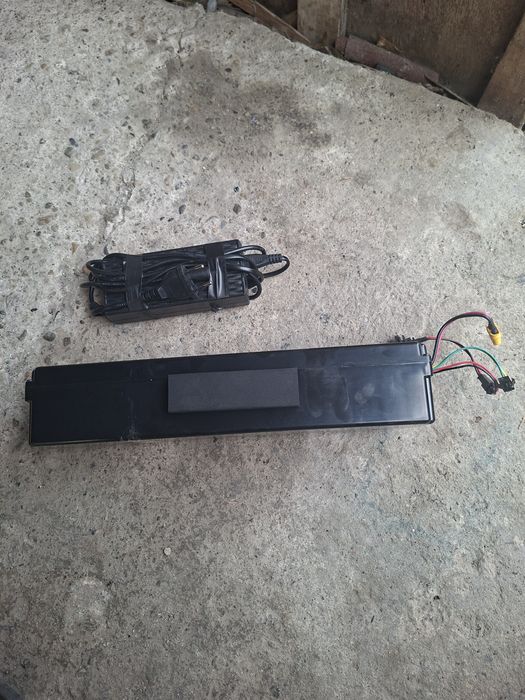 Vand baterie lithium 36v 10ah  si incarcator