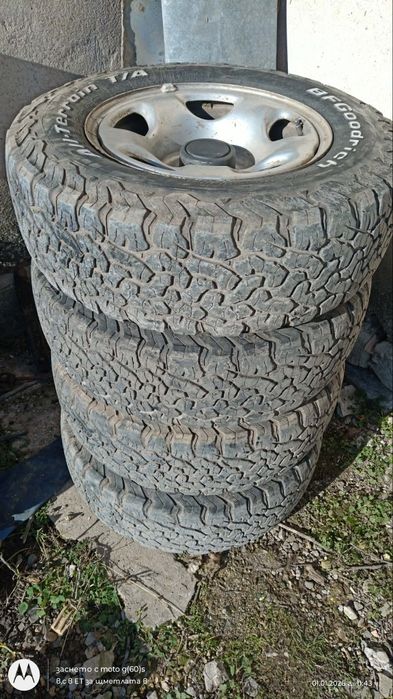 Гуми с джанти 235 70 16