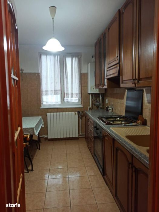 2 camere, zonă centrală ( lângă BCR), 53 000 euro