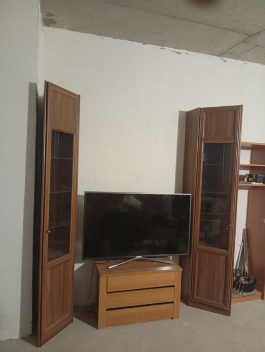 Шкафы угловые - витрины