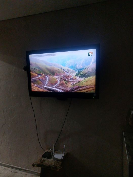 Продам телевизор тошиба черного цвета в отл сост  и пылесос самсунг