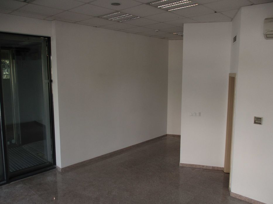 Дава се под наем Офис в София, Център - 160 кв.м за 2200 € - Снимка #2